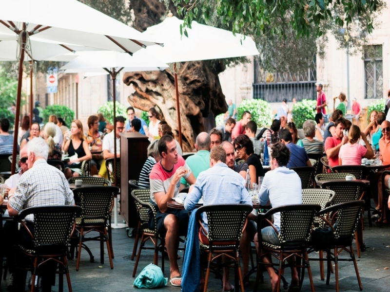 Hospitality businesses can now apply for outside tables and chairs