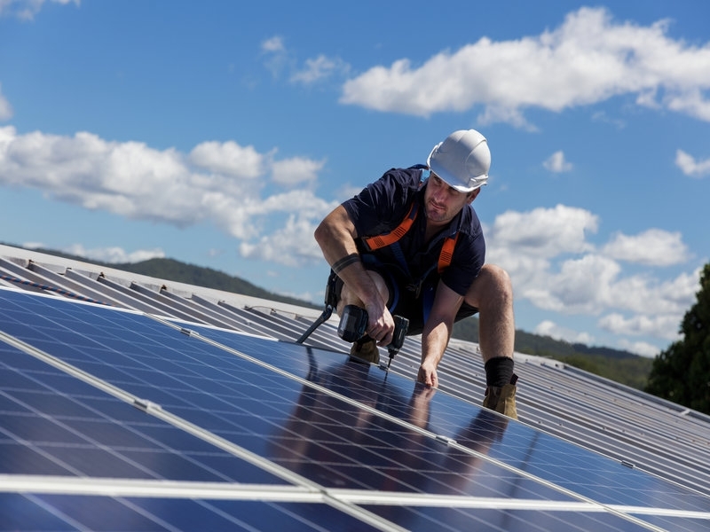 Solar panels scheme set to slash energy bills