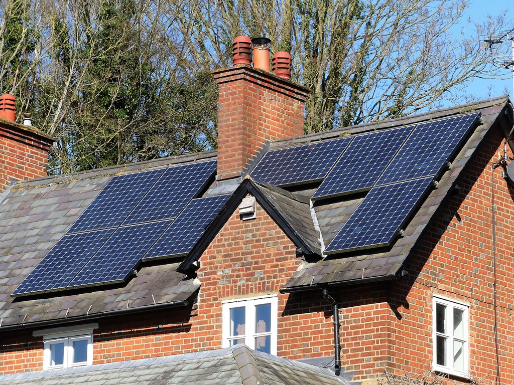 Solar panel scheme set to slash energy bills